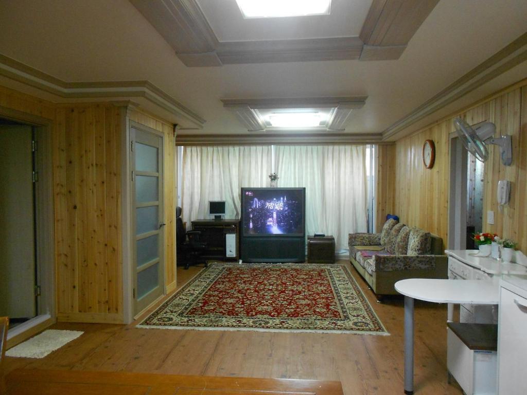 Elvis Bnb Інчхон Екстер'єр фото